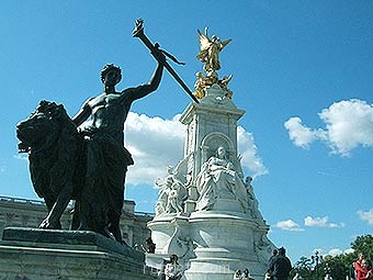 Путешествие по Великобритании - Мемориал королевы Виктории.jpg