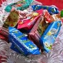 НАРЯЖАЕМ ЁЛОЧКУ  - горсть конфет.jpg