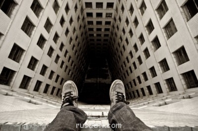 Интересные факты из жизни англоязычных стран  - Чёрно-белый город Деннис Майтленд.jpg