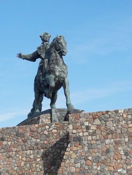 Памятник Екатерине Первой, под покровительством которой Кёнигсберг был около 4 лет, и сам Иммануил Кант присягал на верность Российской Империи